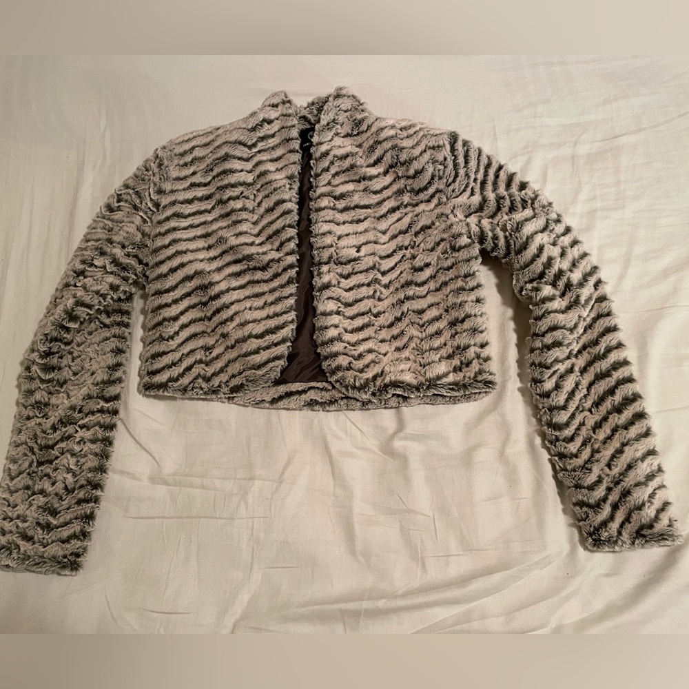Tart Collections Crop Faux Fur Jacket Size XS New With Tags